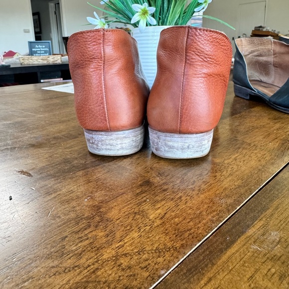 Royale Flat Tan Leather Loafers - Picture 3 of 6